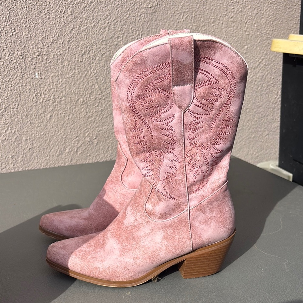 Pink Suede Western Boots size 35 (6)
